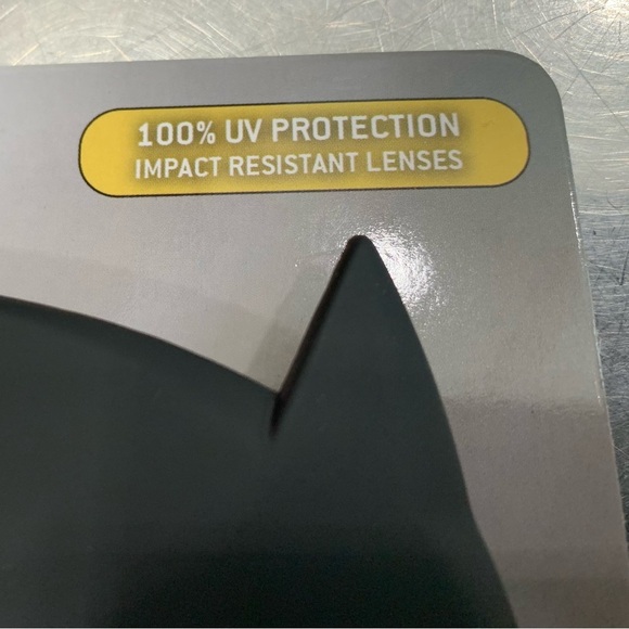 Kids BATMAN Costume Sunglasses Mask 100% UV Protection Impact Resistant Lenses - Picture 3 of 4